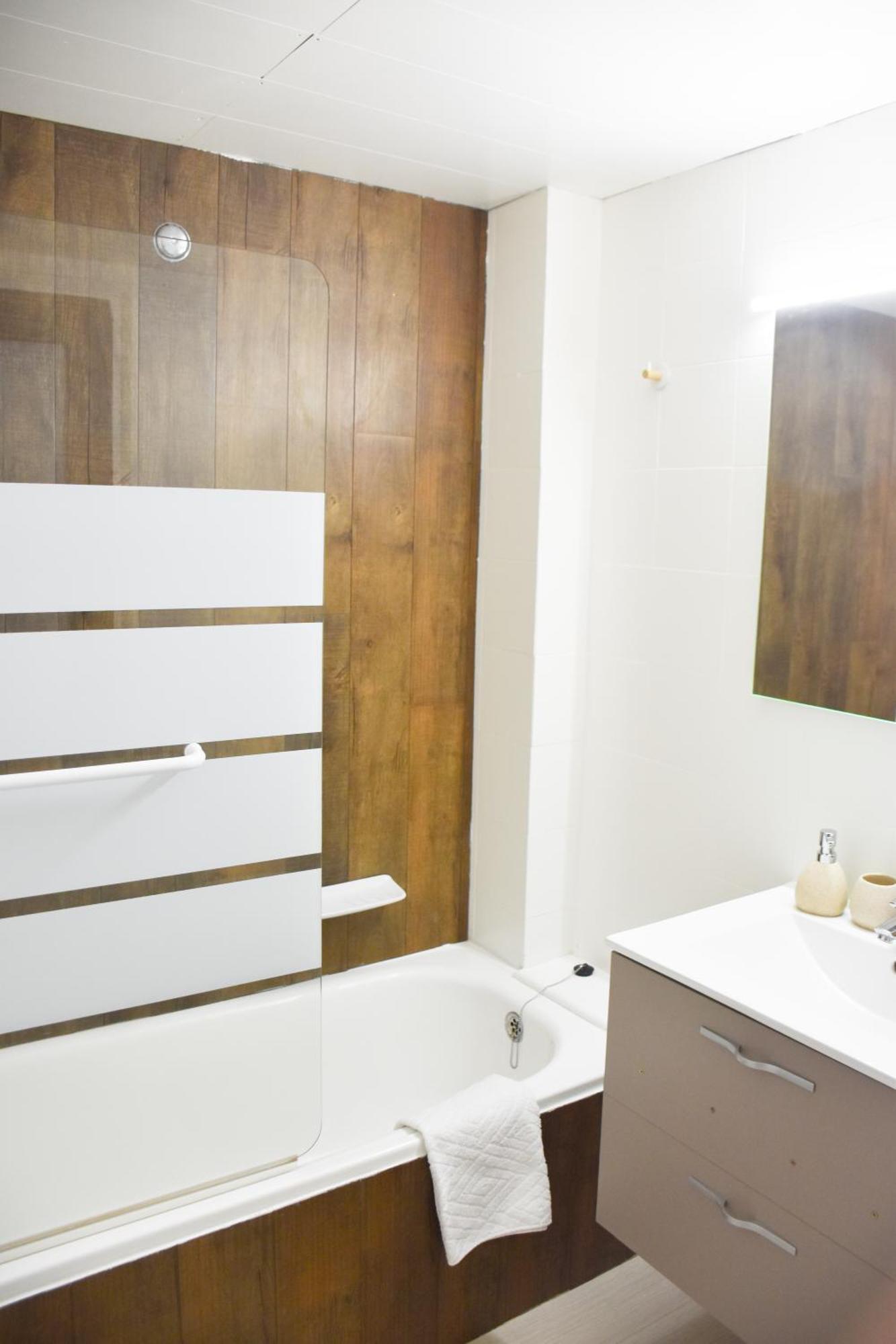 פאס דה לה קאסה La Neu Studio Neuf Pour 4 Pax En Centre Ville מראה חיצוני תמונה